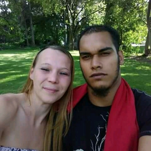 Meet your Posher, Cynthia - Picture 1 of 1